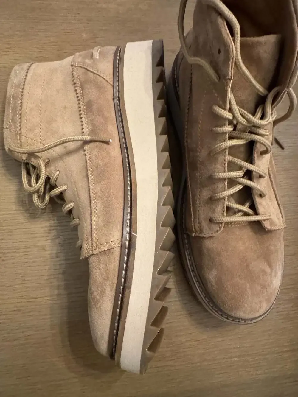 Clarks Clarkhill Hi Men’s Suede Chukka Boots – Size 11M NEW